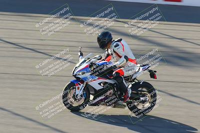 media/Jan-21-2022-Fastrack Riders (Fri) [[90b5309cc6]]/Level 1/Session 1 Front Straight/